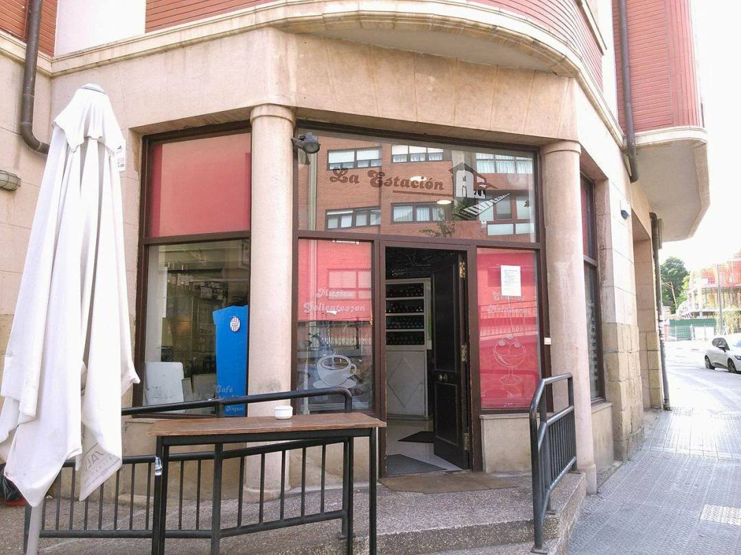 19095895_1586000444745060_514437947_o